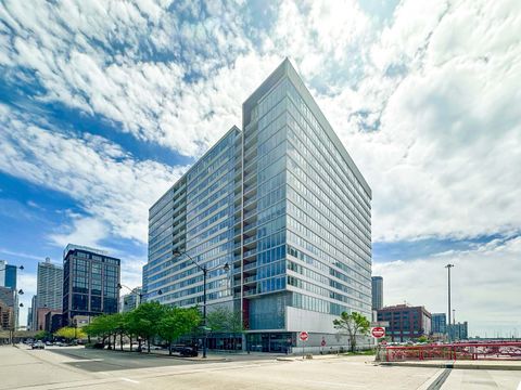 659 W Randolph Street 1407 Chicago IL 60661