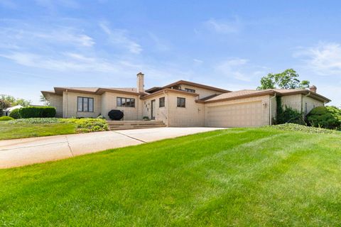 Tiny photo for 2 Hamilton Lane, Oak Brook, IL 60523 (MLS # 12375445)
