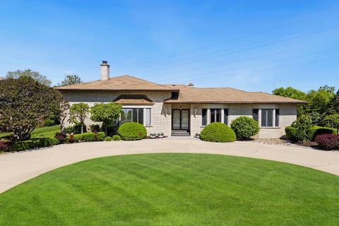 Tiny photo for 2 Hamilton Lane, Oak Brook, IL 60523 (MLS # 12375445)