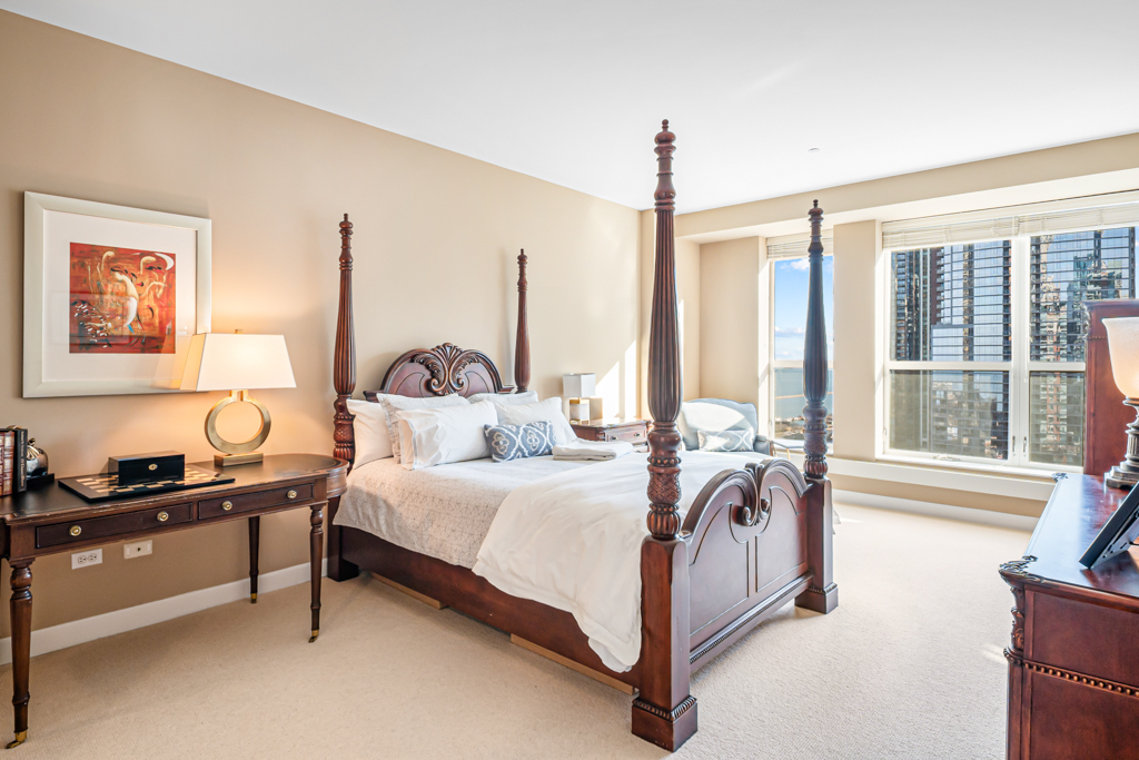 445 E NORTH WATER Street 2003