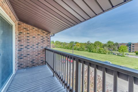 Tiny photo for 900 Perrie Drive #304, Elk Grove Village, IL 60007 (MLS # 12649735)