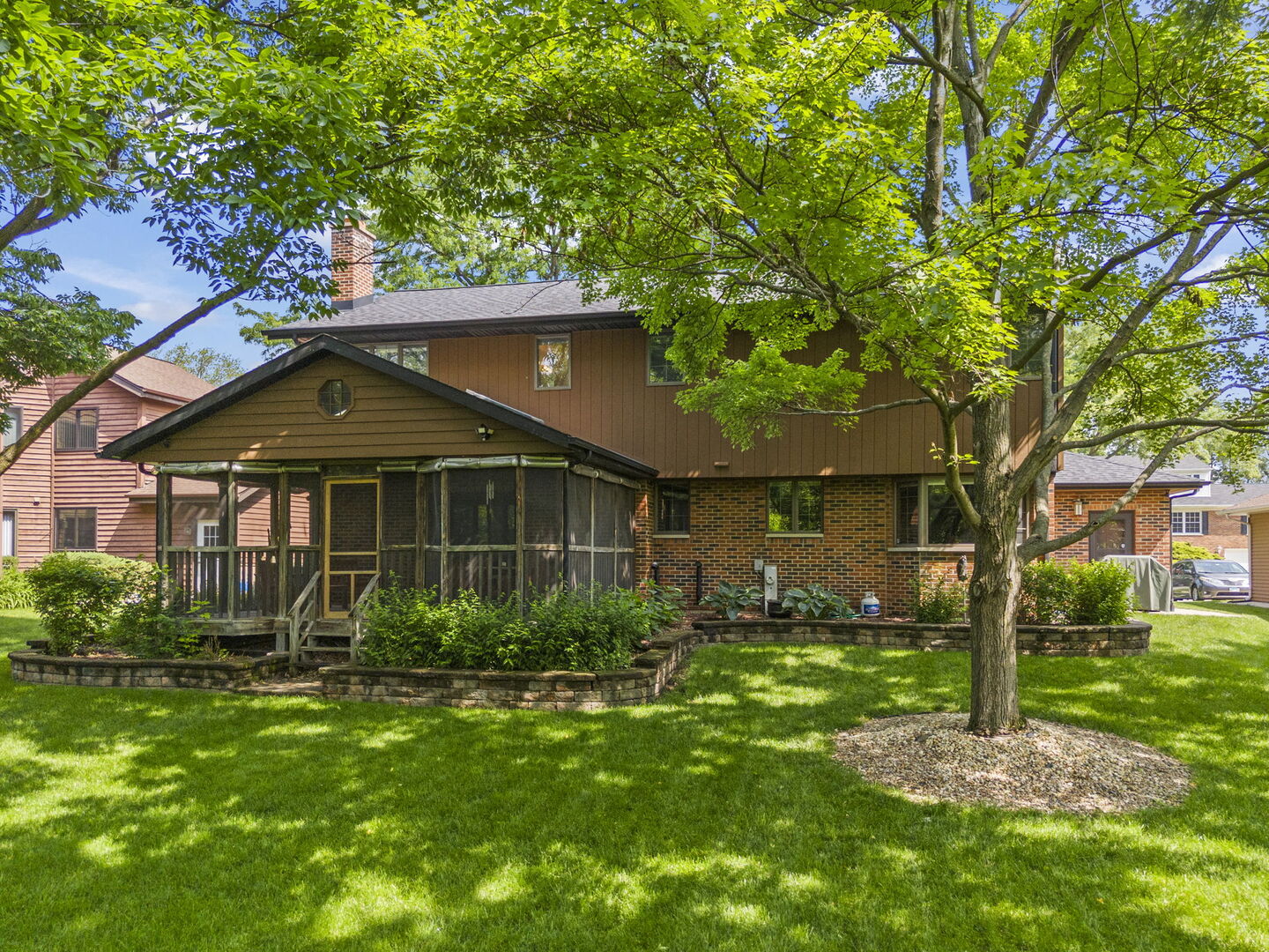 22w281 Mccarron Road