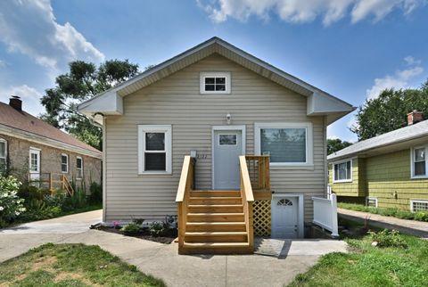 Photo of 2122 S 2nd Avenue, Maywood, IL 60153 (MLS # 12487840)