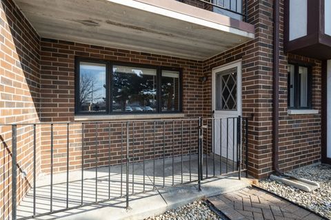 Tiny photo for 10531 S Roberts Road #1-A, Palos Hills, IL 60465 (MLS # 12569665)