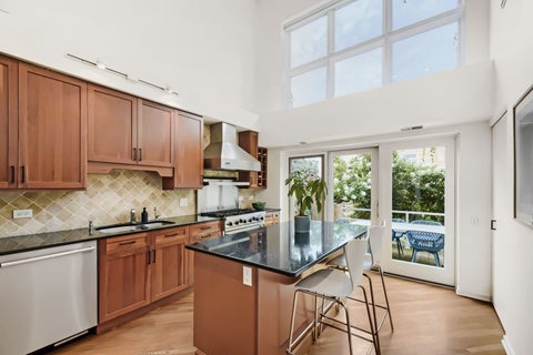 Tiny photo for 2252 N Lakewood Avenue, Chicago, IL 60614 (MLS # 12735026)