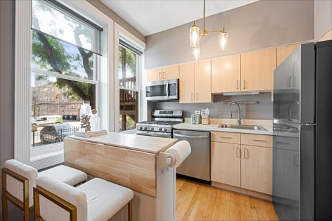 Tiny photo for 4053 N Sheridan Road #3, Chicago, IL 60613 (MLS # 12733203)