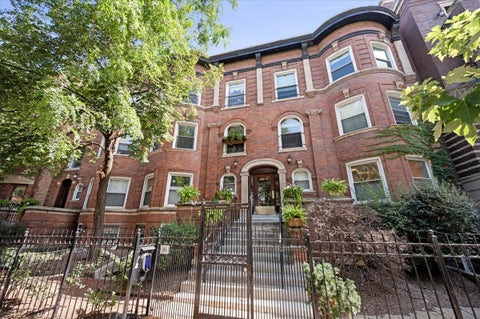 Photo of 4053 N Sheridan Road #3, Chicago, IL 60613 (MLS # 12733203)