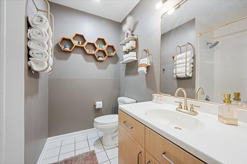 Tiny photo for 4053 N Sheridan Road #3, Chicago, IL 60613 (MLS # 12733203)