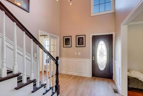 Tiny photo for 829 Heatherstone Drive, Schaumburg, IL 60173 (MLS # 12581642)