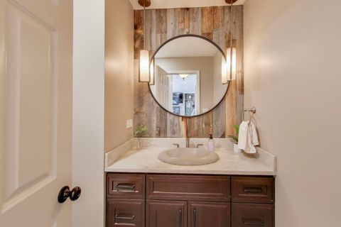 Tiny photo for 829 Heatherstone Drive, Schaumburg, IL 60173 (MLS # 12581642)