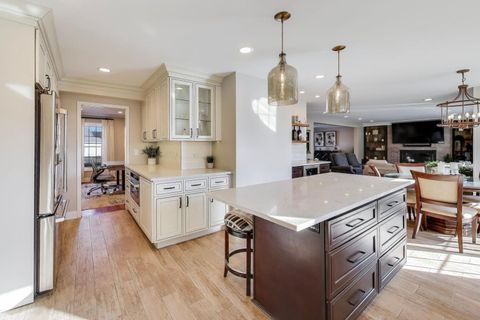 Tiny photo for 829 Heatherstone Drive, Schaumburg, IL 60173 (MLS # 12581642)