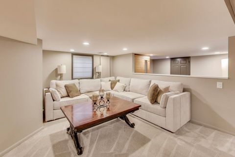 Tiny photo for 829 Heatherstone Drive, Schaumburg, IL 60173 (MLS # 12581642)