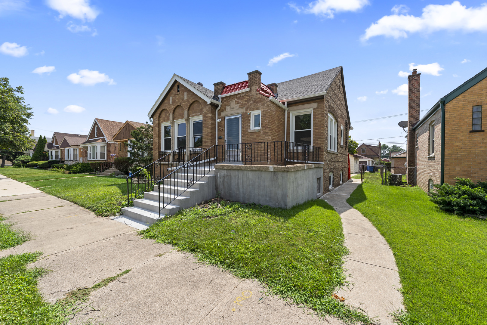 3237 W 83rd Place