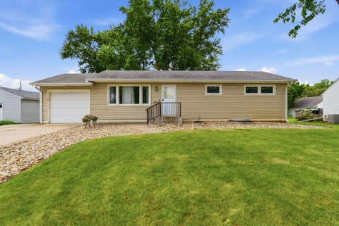 Tiny photo for 4620 50th Avenue, Moline, IL 61265 (MLS # 12669866)
