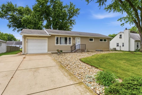 Tiny photo for 4620 50th Avenue, Moline, IL 61265 (MLS # 12669866)
