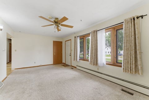 Tiny photo for 4620 50th Avenue, Moline, IL 61265 (MLS # 12669866)