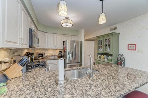 Tiny photo for 312 Cromwell Court, Westmont, IL 60559 (MLS # 12643319)