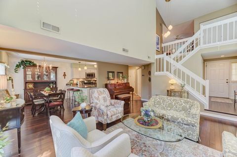 Tiny photo for 312 Cromwell Court, Westmont, IL 60559 (MLS # 12643319)