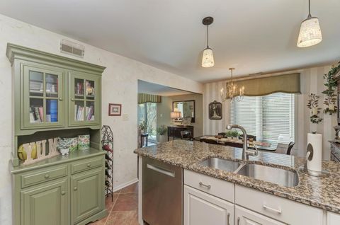 Tiny photo for 312 Cromwell Court, Westmont, IL 60559 (MLS # 12643319)