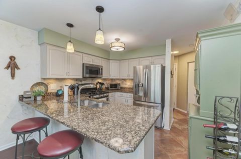 Tiny photo for 312 Cromwell Court, Westmont, IL 60559 (MLS # 12643319)