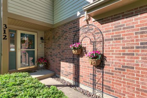 Tiny photo for 312 Cromwell Court, Westmont, IL 60559 (MLS # 12643319)
