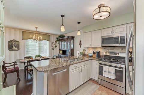 Tiny photo for 312 Cromwell Court, Westmont, IL 60559 (MLS # 12643319)