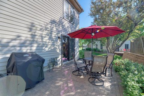 Tiny photo for 312 Cromwell Court, Westmont, IL 60559 (MLS # 12643319)