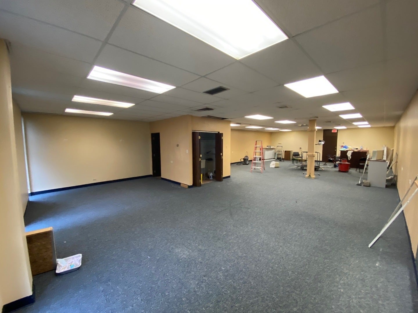 2555 W Lincoln Highway 102
