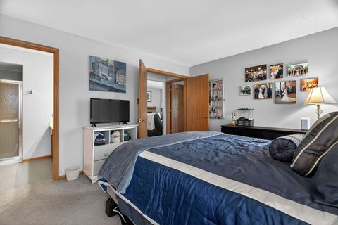 Tiny photo for 6443 Oak Forest Avenue #3E, Tinley Park, IL 60477 (MLS # 12557706)