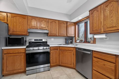 Tiny photo for 6443 Oak Forest Avenue #3E, Tinley Park, IL 60477 (MLS # 12557706)