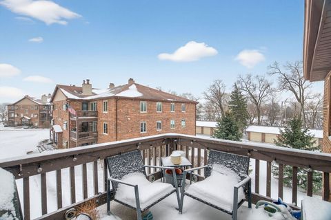 Tiny photo for 6443 Oak Forest Avenue #3E, Tinley Park, IL 60477 (MLS # 12557706)
