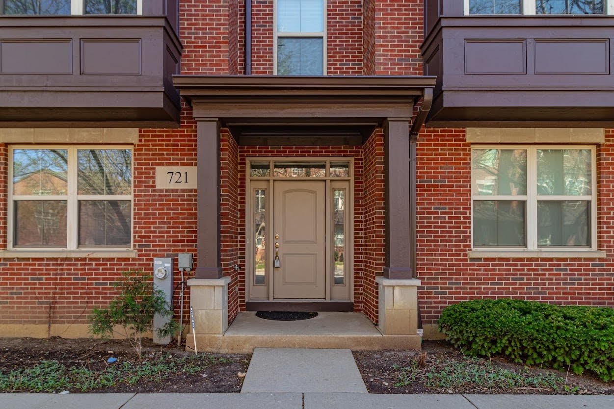 721 Summit Lane