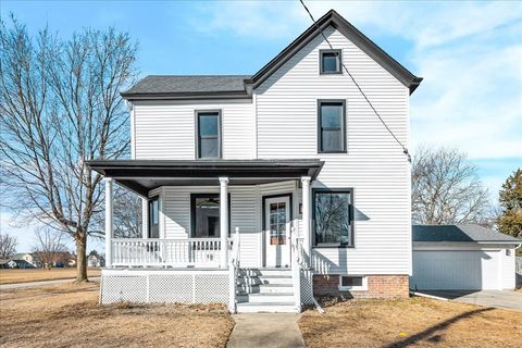 Tiny photo for 11 E 3rd Street, El Paso, IL 61738 (MLS # 12561080)