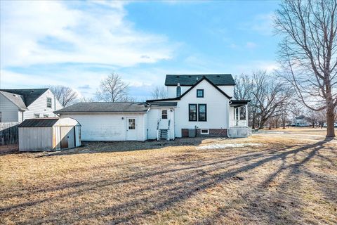 Tiny photo for 11 E 3rd Street, El Paso, IL 61738 (MLS # 12561080)
