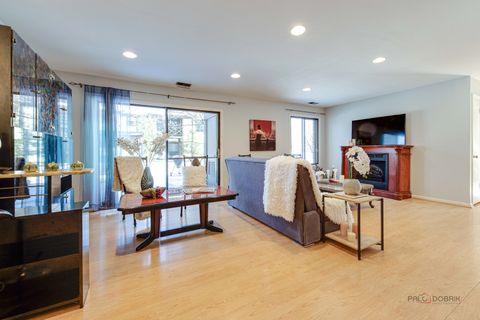 Tiny photo for 1025 Cottonwood Court #1B, Wheeling, IL 60090 (MLS # 12552234)