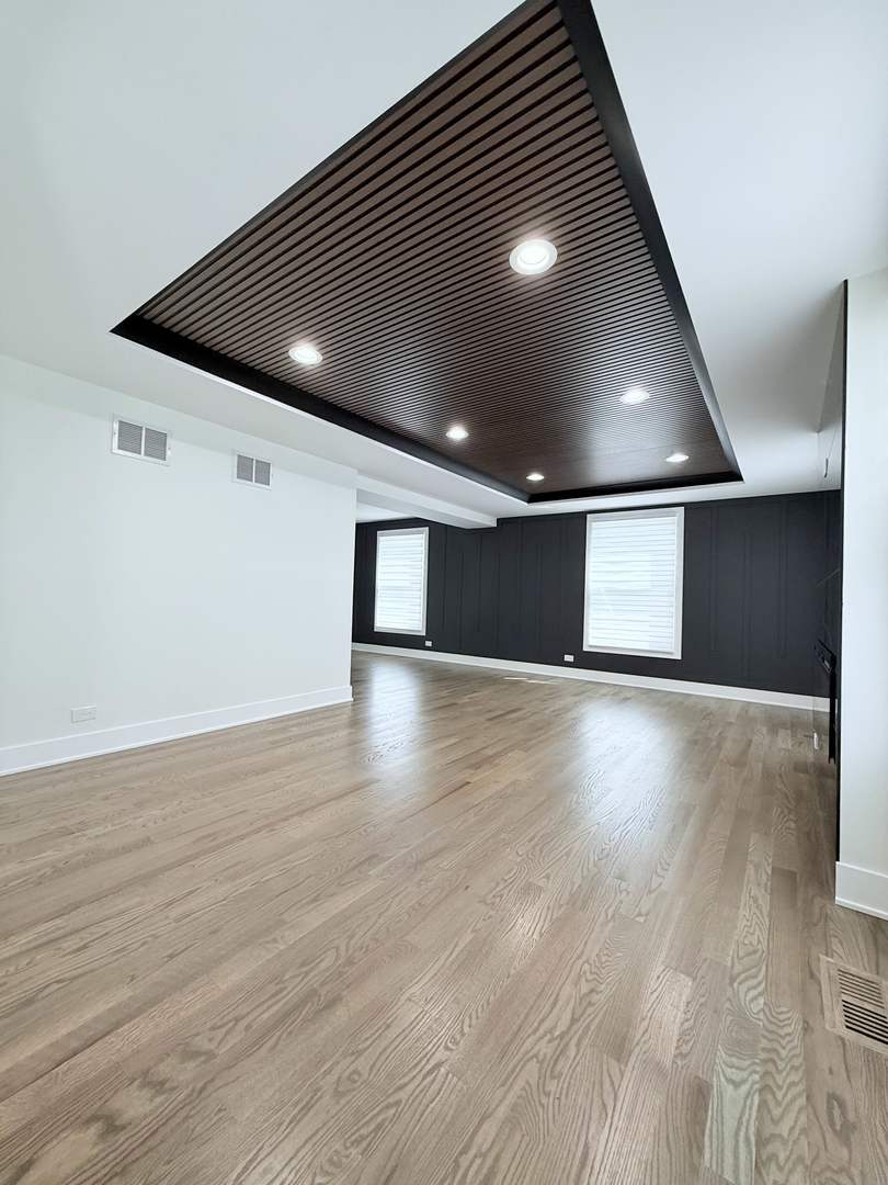 1581 Groton Lane
