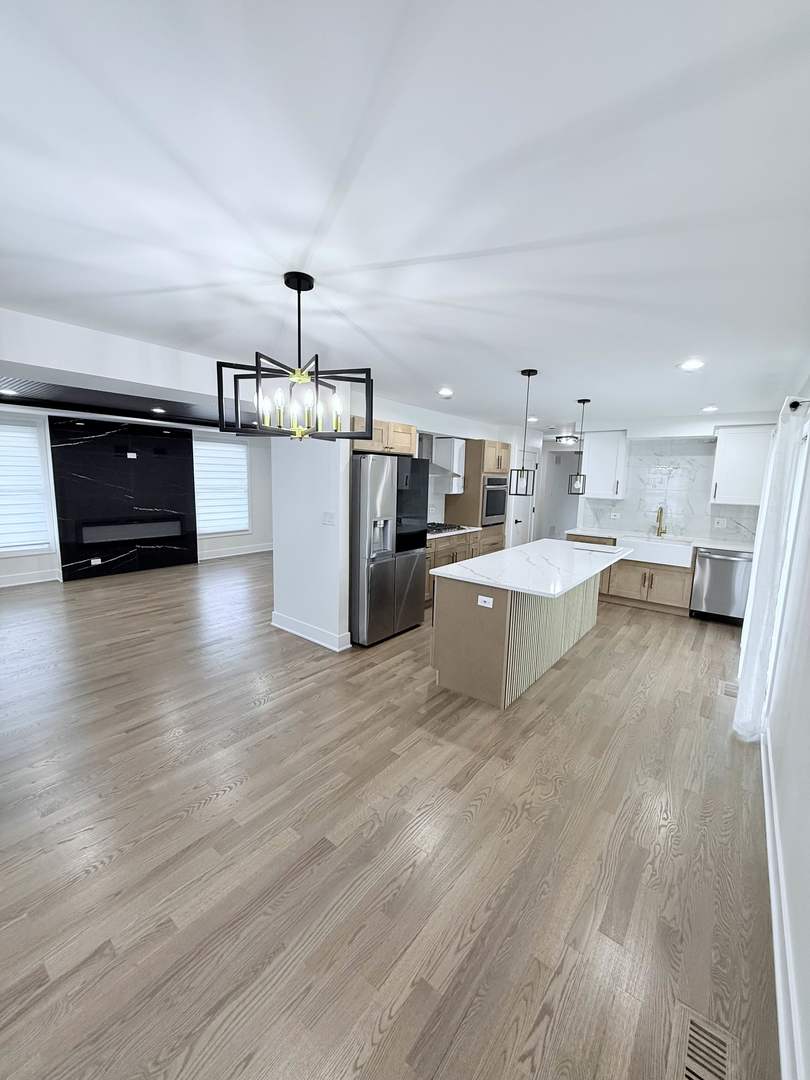 1581 Groton Lane