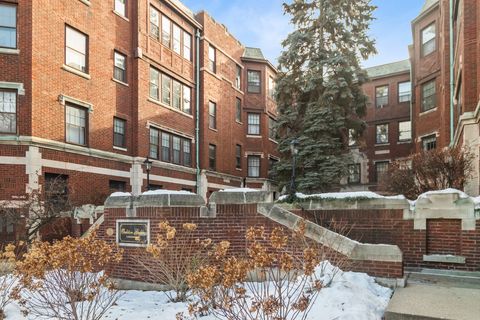 Tiny photo for 439 Ridge Avenue #2, Evanston, IL 60202 (MLS # 12486484)