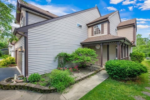 Tiny photo for 16820 W Serranda Drive, Libertyville, IL 60048 (MLS # 12673976)