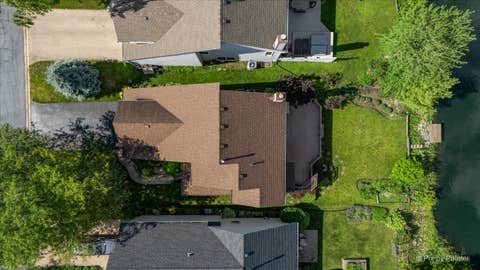 Tiny photo for 16820 W Serranda Drive, Libertyville, IL 60048 (MLS # 12673976)