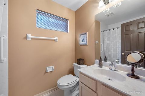 Tiny photo for 16820 W Serranda Drive, Libertyville, IL 60048 (MLS # 12673976)