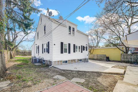 Tiny photo for 1950 Monroe Avenue, Glenview, IL 60025 (MLS # 12616340)