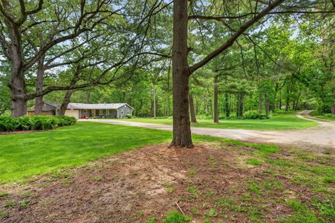 Tiny photo for 43W239 Hazelwood Trail, St. Charles, IL 60175 (MLS # 12643596)