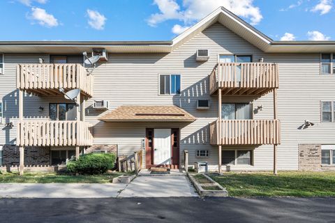 Photo of 1521 Pioneer Road #7, Crest Hill, IL 60403 (MLS # 12516480)