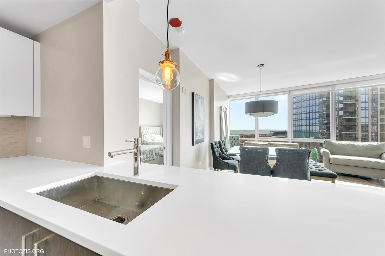 1201 S Prairie Avenue 1505