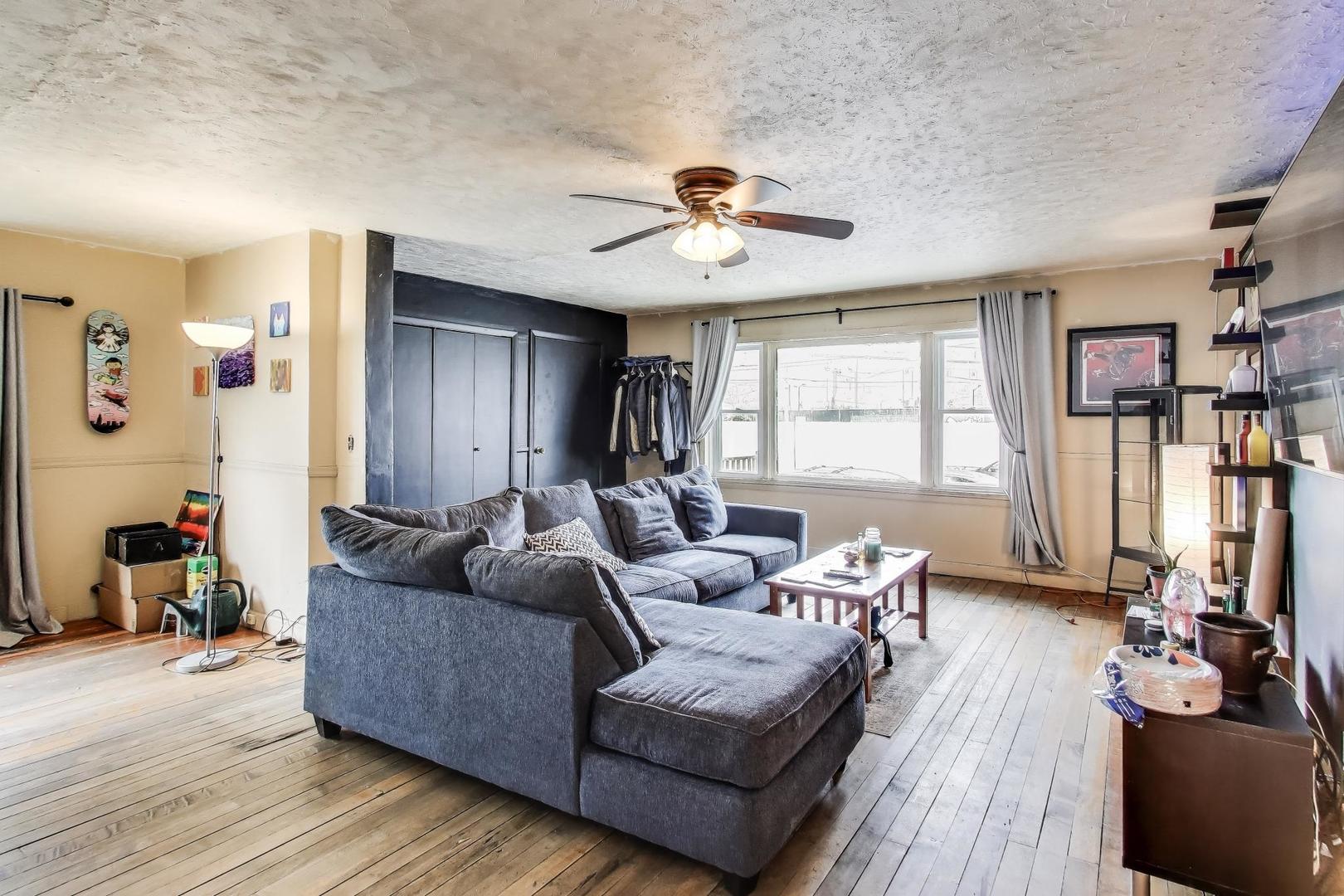 3313 N Kedzie Avenue