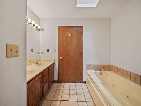 Tiny photo for 1775 Lakeview Drive #A, Wheeling, IL 60090 (MLS # 12595462)