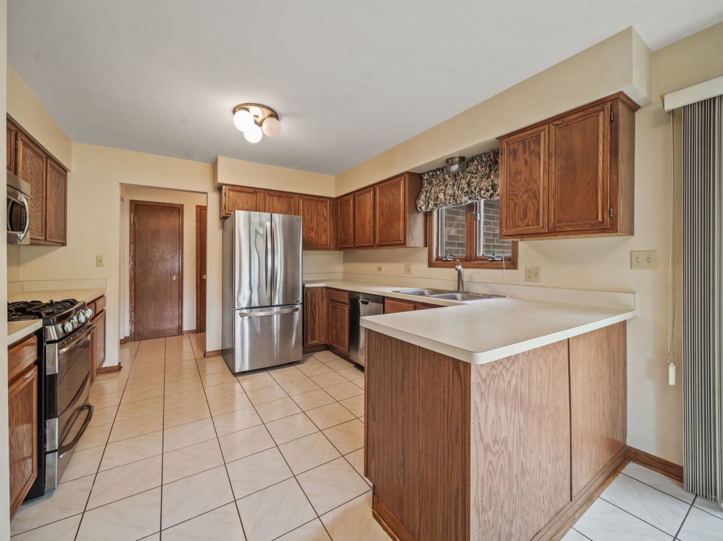 1775 Lakeview Drive A