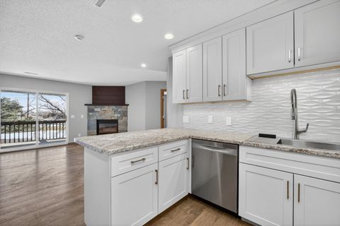 Tiny photo for 4165 Mallard Court #12, Bettendorf, IA 52772 (MLS # 12555574)