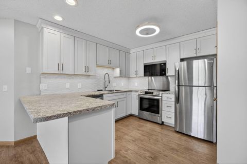 Tiny photo for 4165 Mallard Court #12, Bettendorf, IA 52772 (MLS # 12555574)